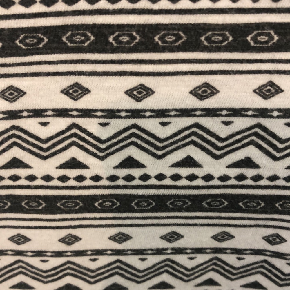 Free Planet Aztec Print Raglan Top Large - Picture 4 of 4